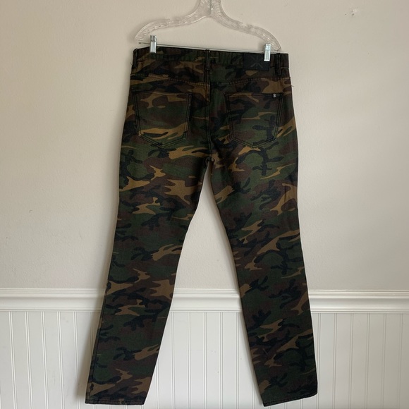 Kill City Indie Style Camo Jeans - Picture 5 of 7